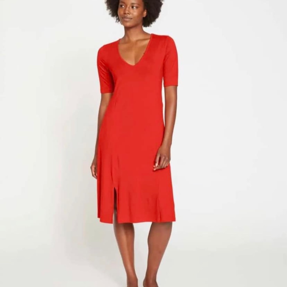 Universal Standard 4XS Poise V Neck Midi Dress in Red (0/XS equivalent)